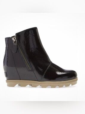 Sorel Waterproof  Zip Boot Black Patent- Brand New With Box rare &priced to sell